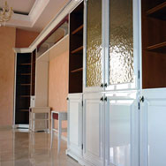 Шкафы в гостиную – фасады белый глянец